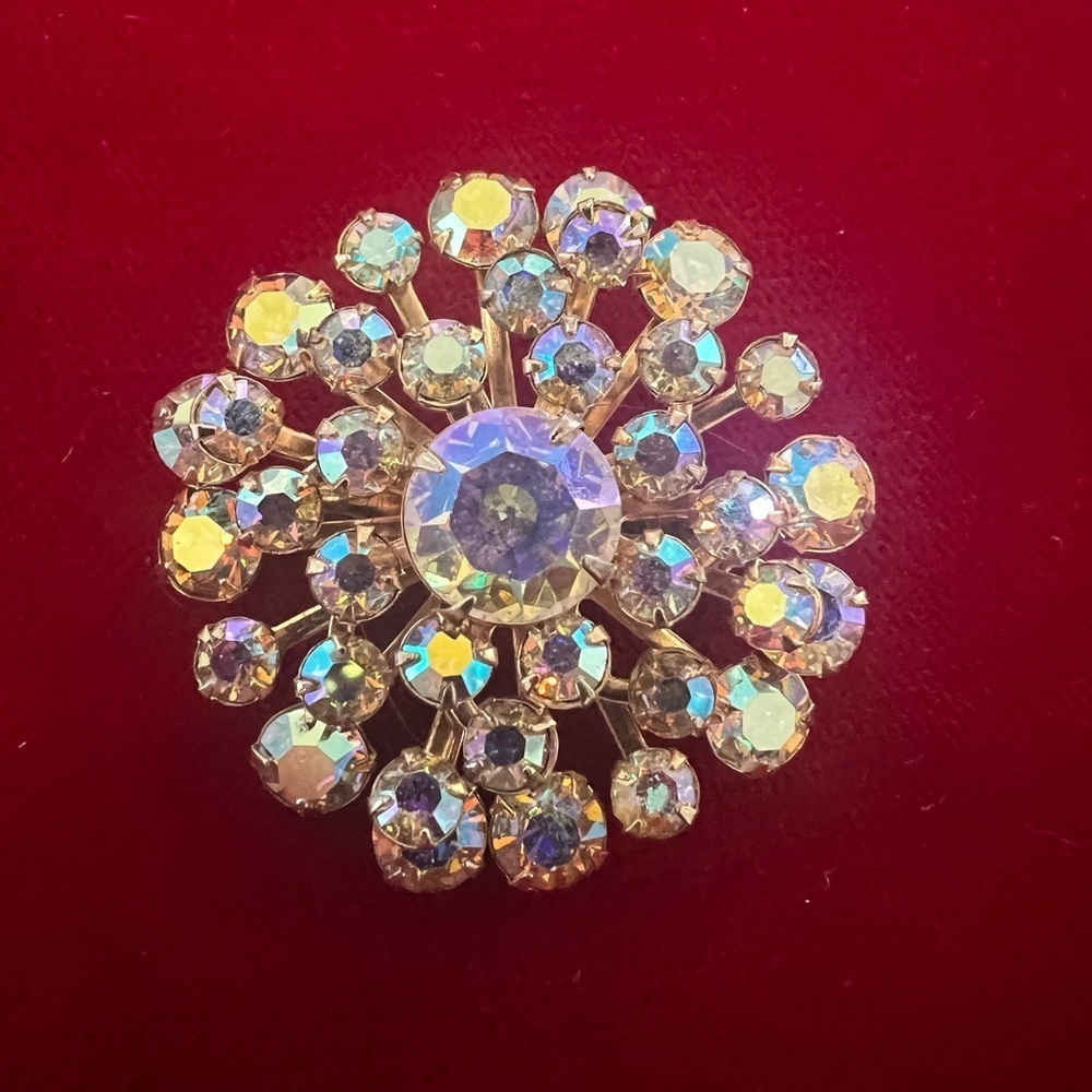 Vintage Large Selini Aurora Borealis Rhinestone Brooch Gold Tone Circle Floral